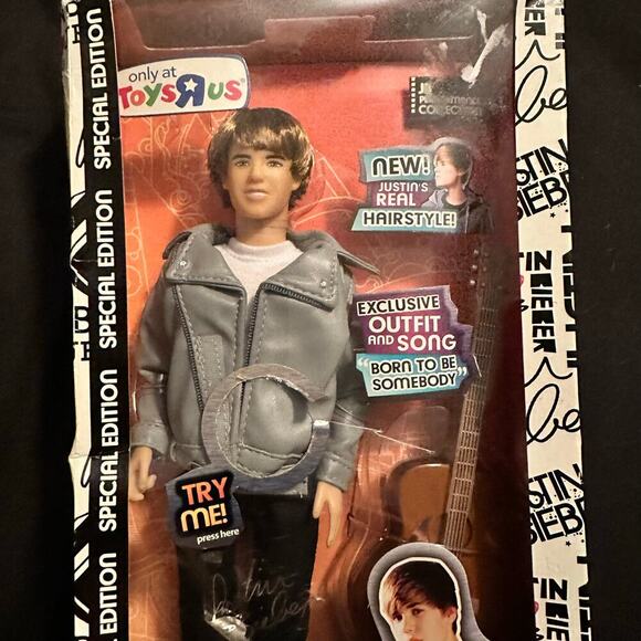 JUSTIN BIEBER 2011 Doll Toy R Us Performance Collection Vintage Collector - Picture 3 of 9